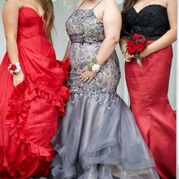 ❤Worn Once️💕MERMAID Style Prom Dress😍Almost here - Picture 2 of 8